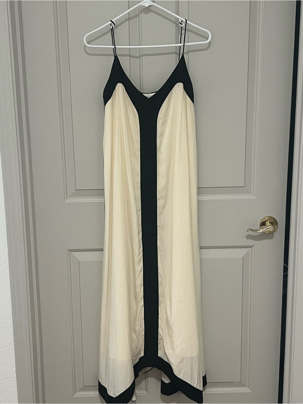 Stella Laguna Beach Cream and Black Colorblock Midi Dress